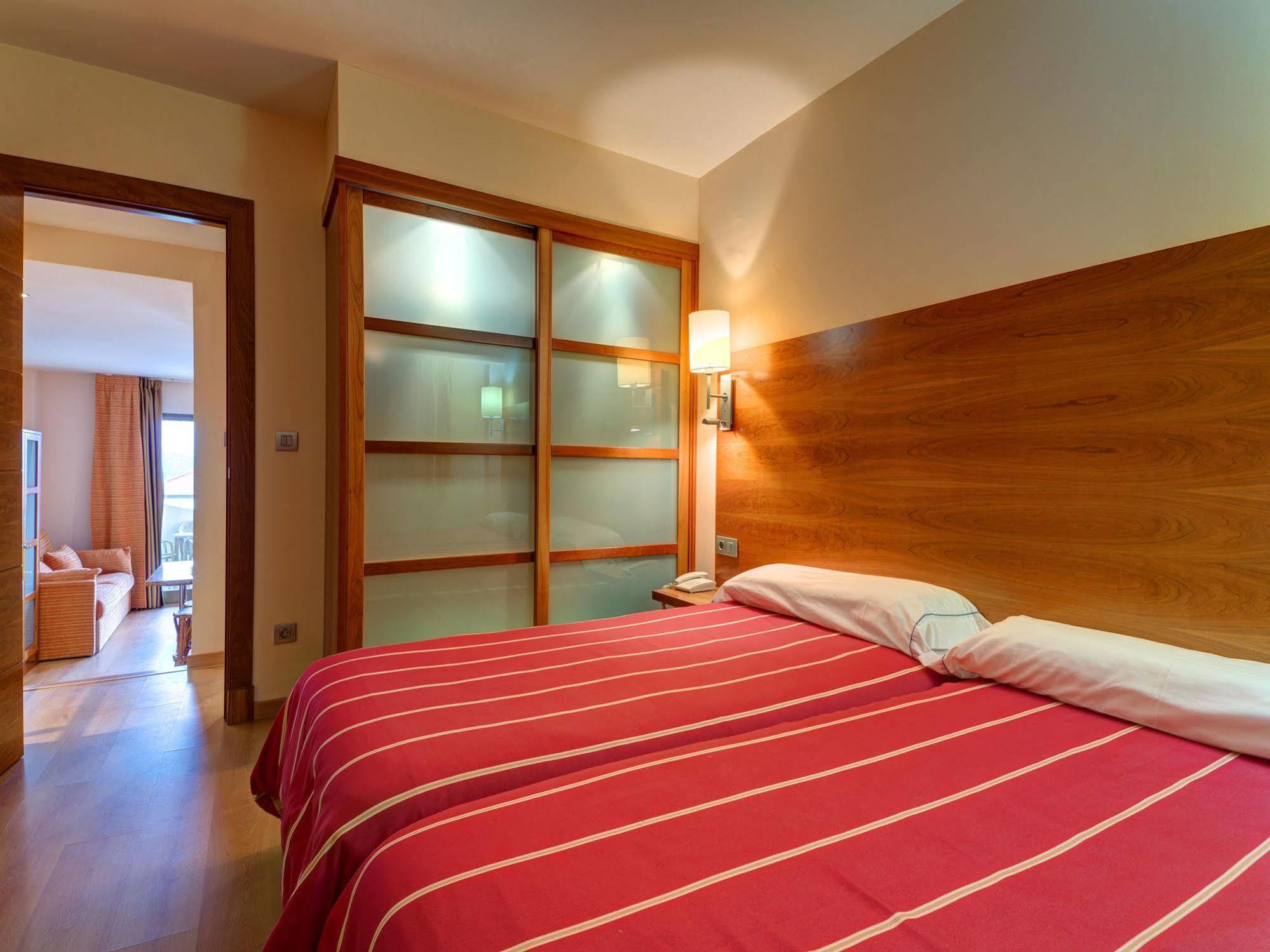 Apartamentos Astuy Isla Exterior photo